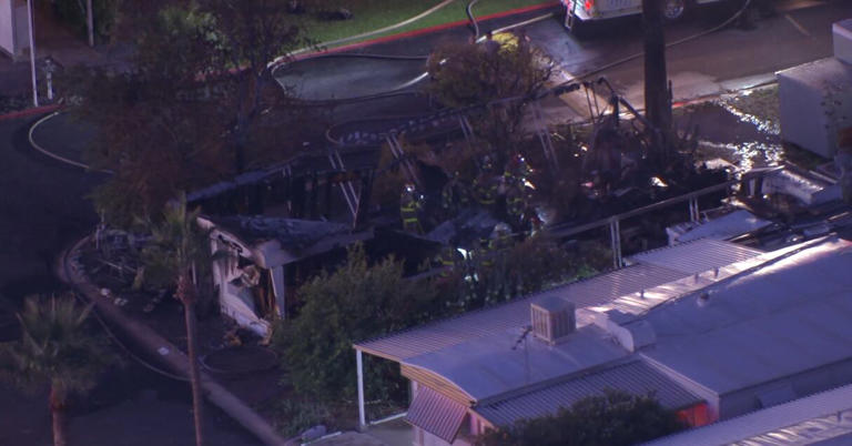 Deadly mobile home fire under investigation in Mesa