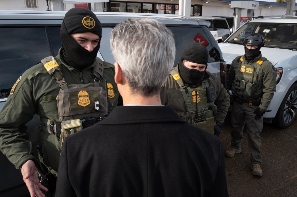 Border Patrol boss squares off with progressive Chicago-area mayor over ...