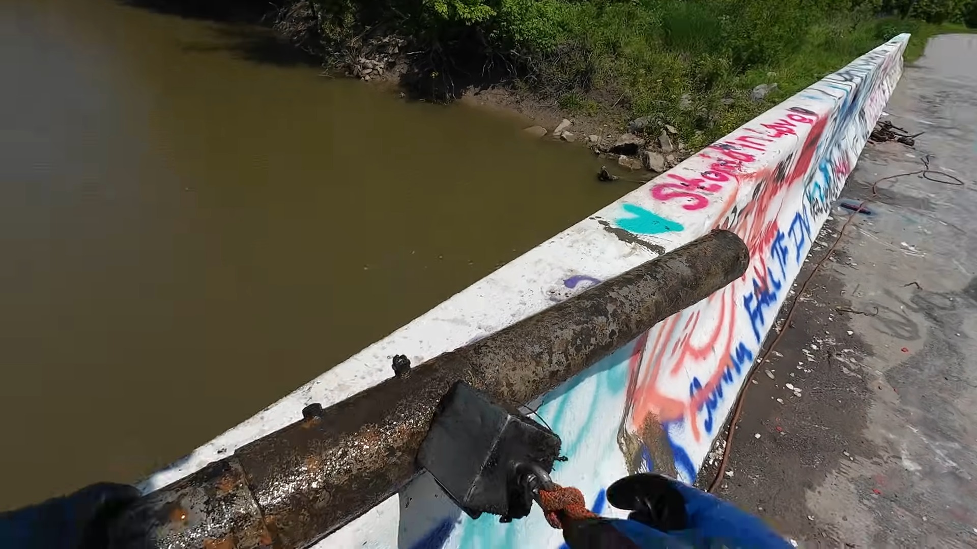 The mud peeled away… and the warning became terrifyingly real