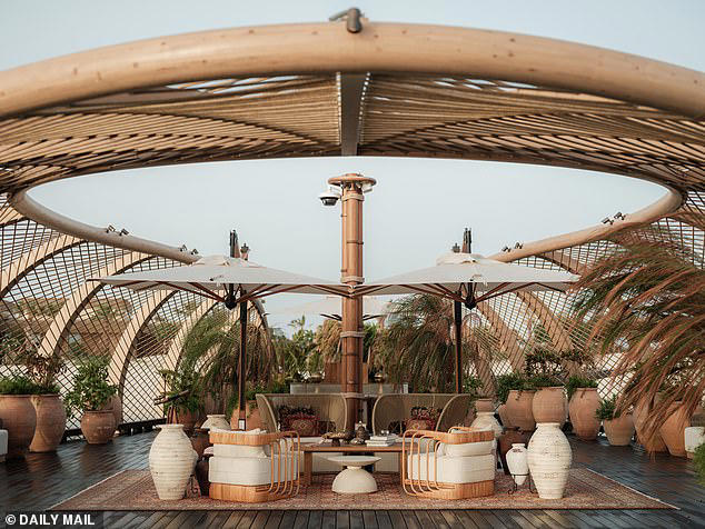 They purchased two villas: a three-bedroom, to enjoy with all the family, and a two-bedroom for more intimate getaways