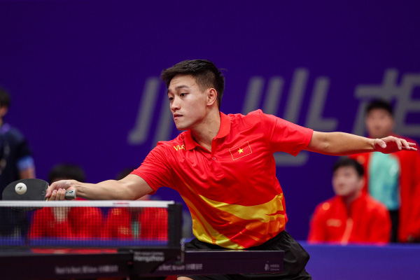 Đánh bại đối thủ Thái Lan, tay vợt Việt Nam đứng trước cơ hội đoạt HCV bóng bàn
