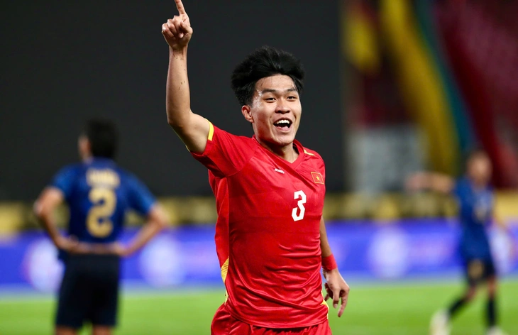 Trung vệ Phạm Lý Đức: 'Khi thua 0-2, chúng tôi chỉ biết chạy hết mình vì Tổ quốc'