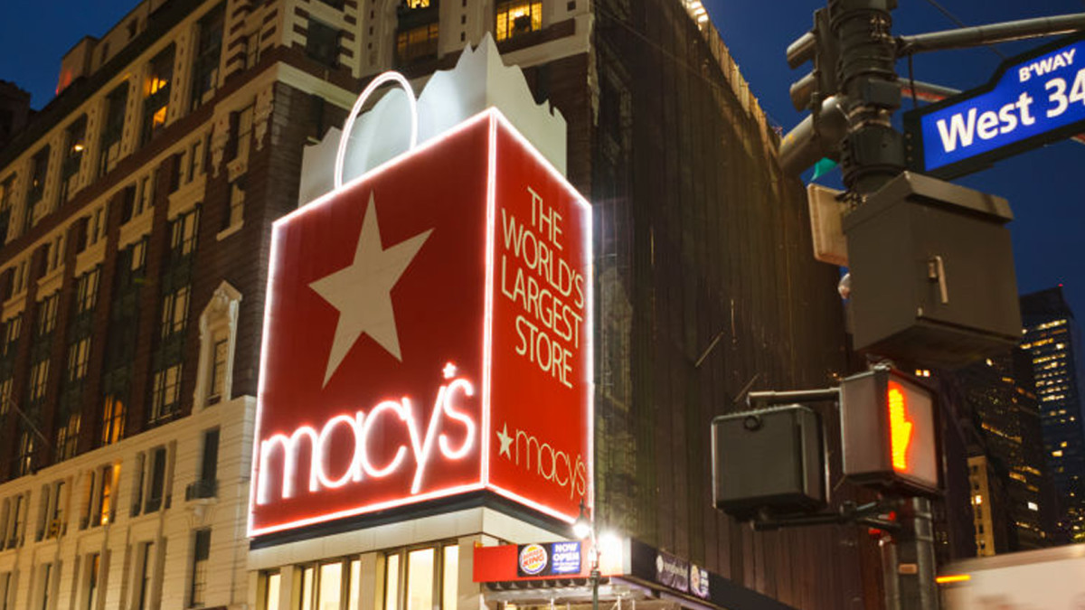 Macy’s has a luxe $109 cashmere scarf on sale for $33 in 7 gorgeous colors