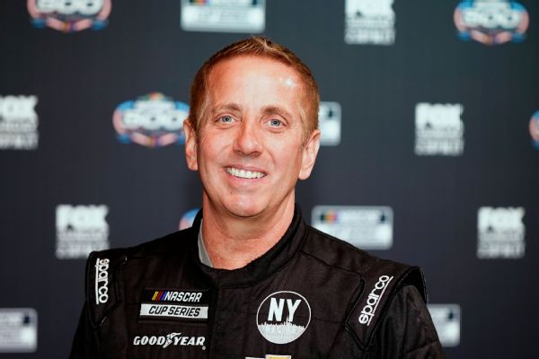 Ex-NASCAR driver Biffle, family, 3 others killed in plane crash<br><br>