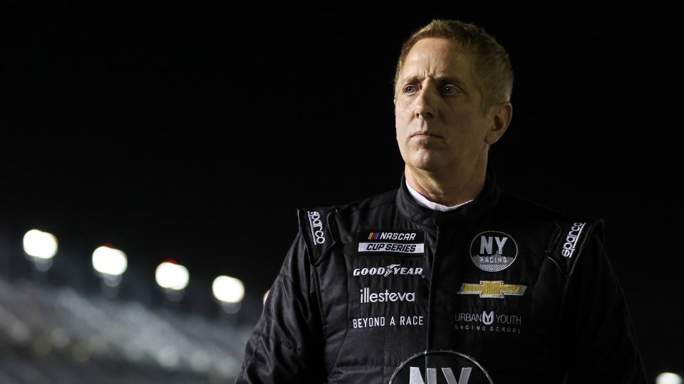 Former NASCAR driver and 6 others dead after private jet crashes in North Carolina<br>