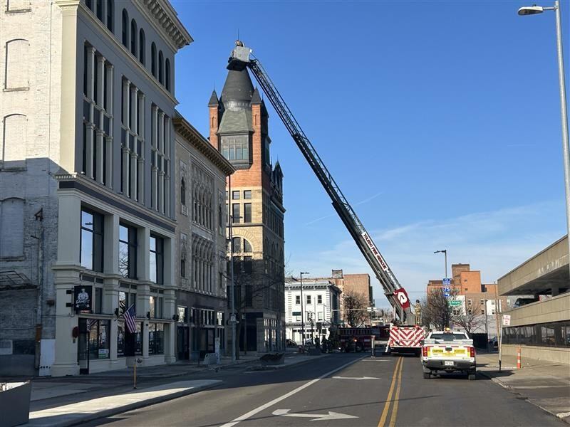 Gas leak prompts evacuations in downtown Toledo