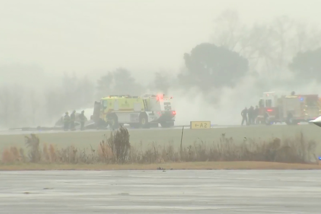 Multiple deaths reported in fiery business jet crash at regional airport in North Carolina<br>