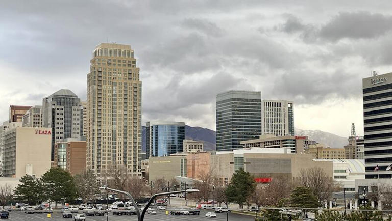 How strong wind gusts helped Salt Lake City shatter a temperature record