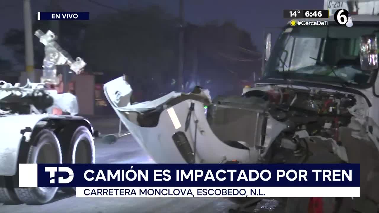 Vehículo de carga intenta ganarle el paso a tren y es impactado en ...