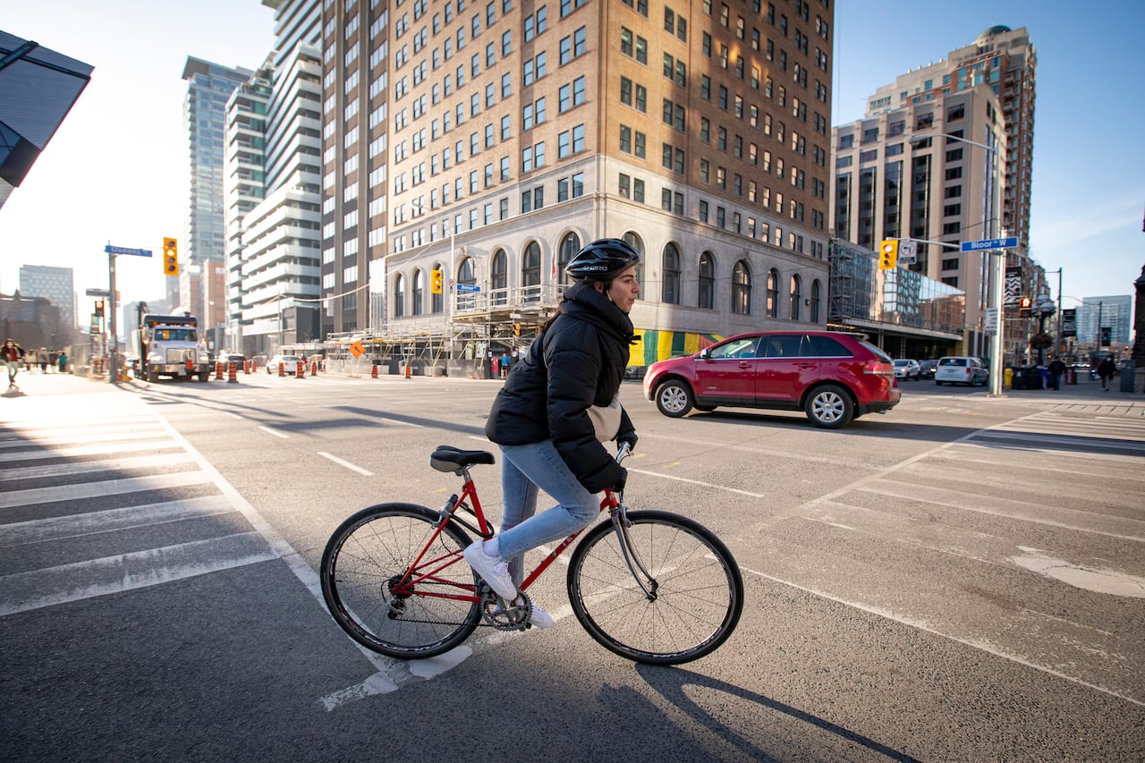 Toronto council votes to build more than 20 km of new bike lanes