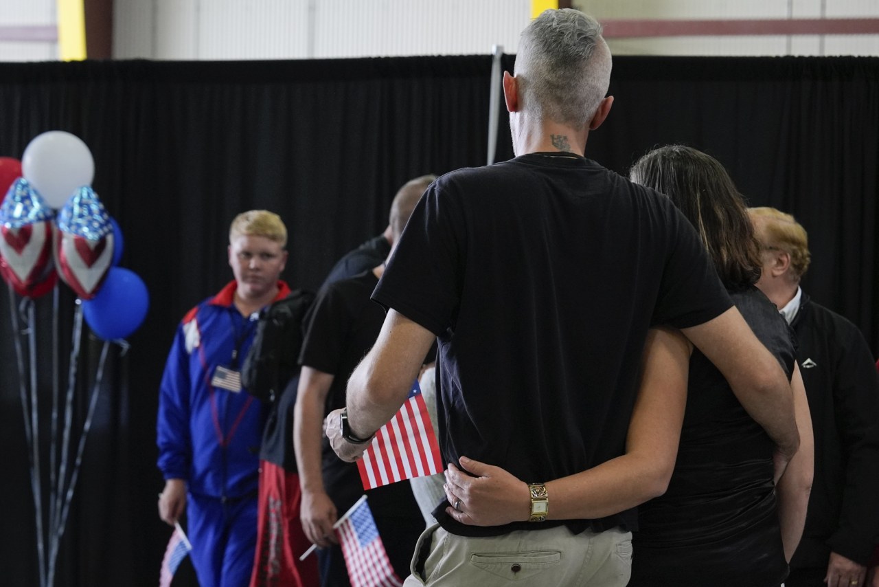 Arrest of US employees processing asylum claims for white South Africans sparks row<br>