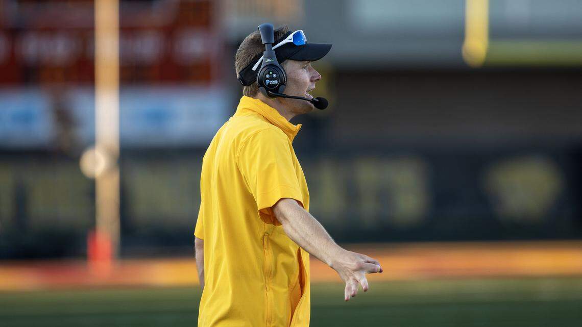 His mentor is a former NFL Pro Bowler. Now he'll lead Columbia High ...