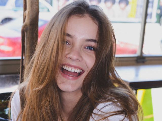 Profil Barbara Palvin, Istri Dylan Sprouse yang Ditemukan Agensi Saat Usia 13 Tahun