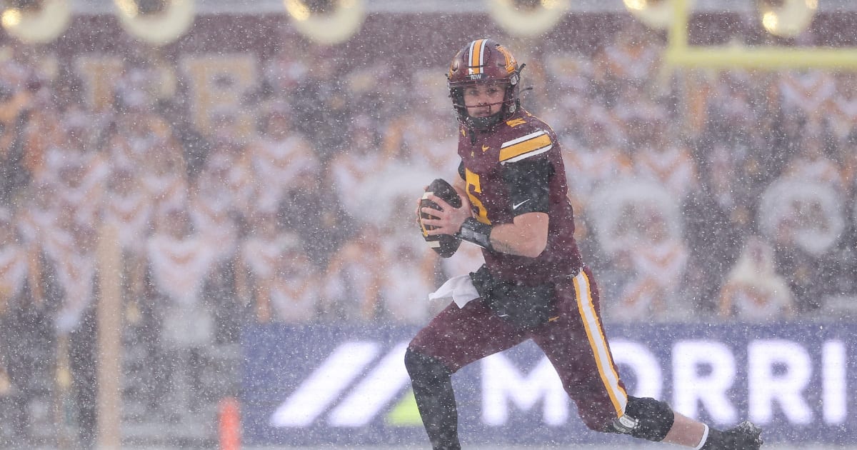 PJ Fleck praises Drake Lindsey, eyes growth heading into 2026