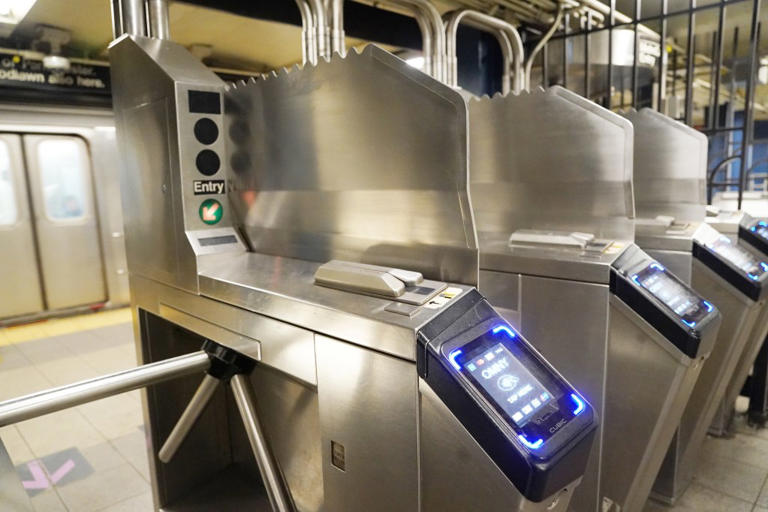 NYC subway fare jumpers easily beat anti-theft 'fins' as MTA spends $7 ...
