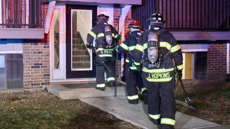 Firefighters battle 2-alarm blaze at Shawnee apartment building