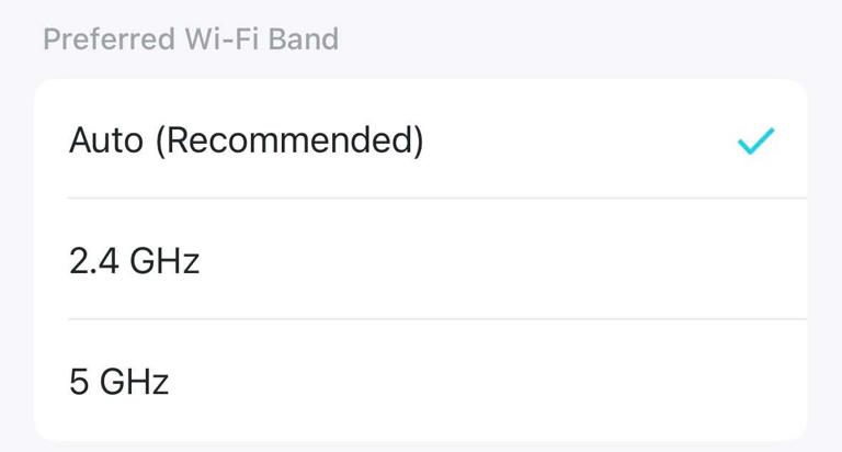 TP Link Deco app with Wi-Fi band options.