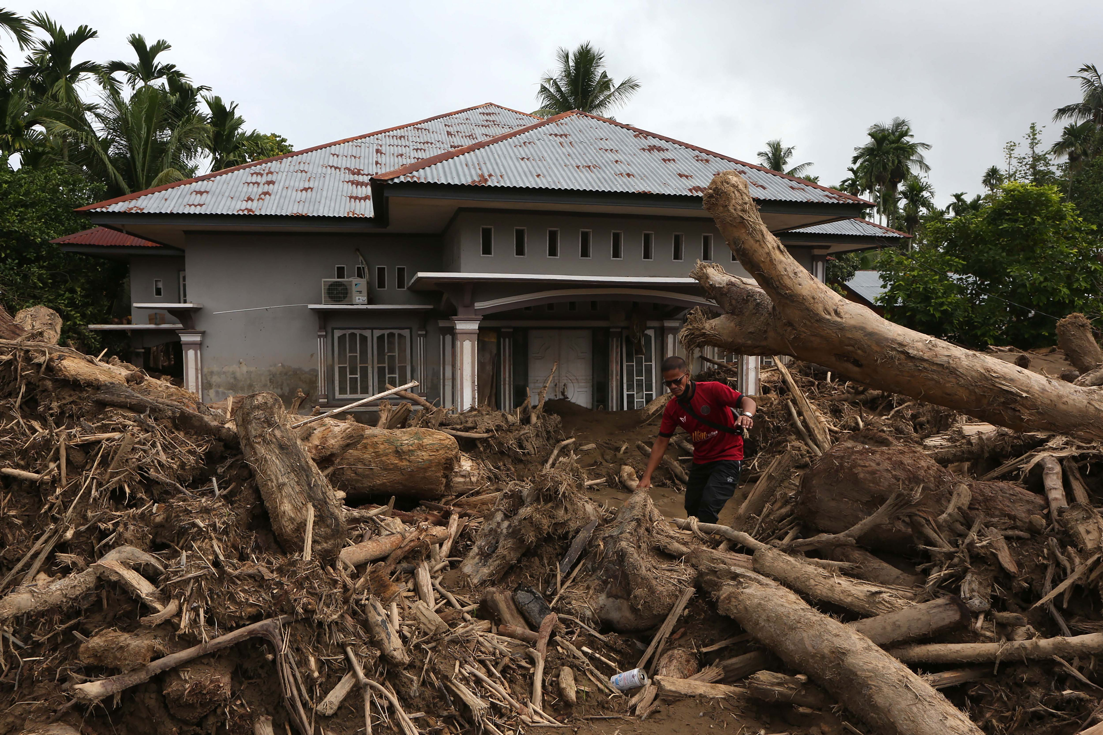 Banjir Sumatra Akibat Siklon Senyar dan Kerusakan Lahan