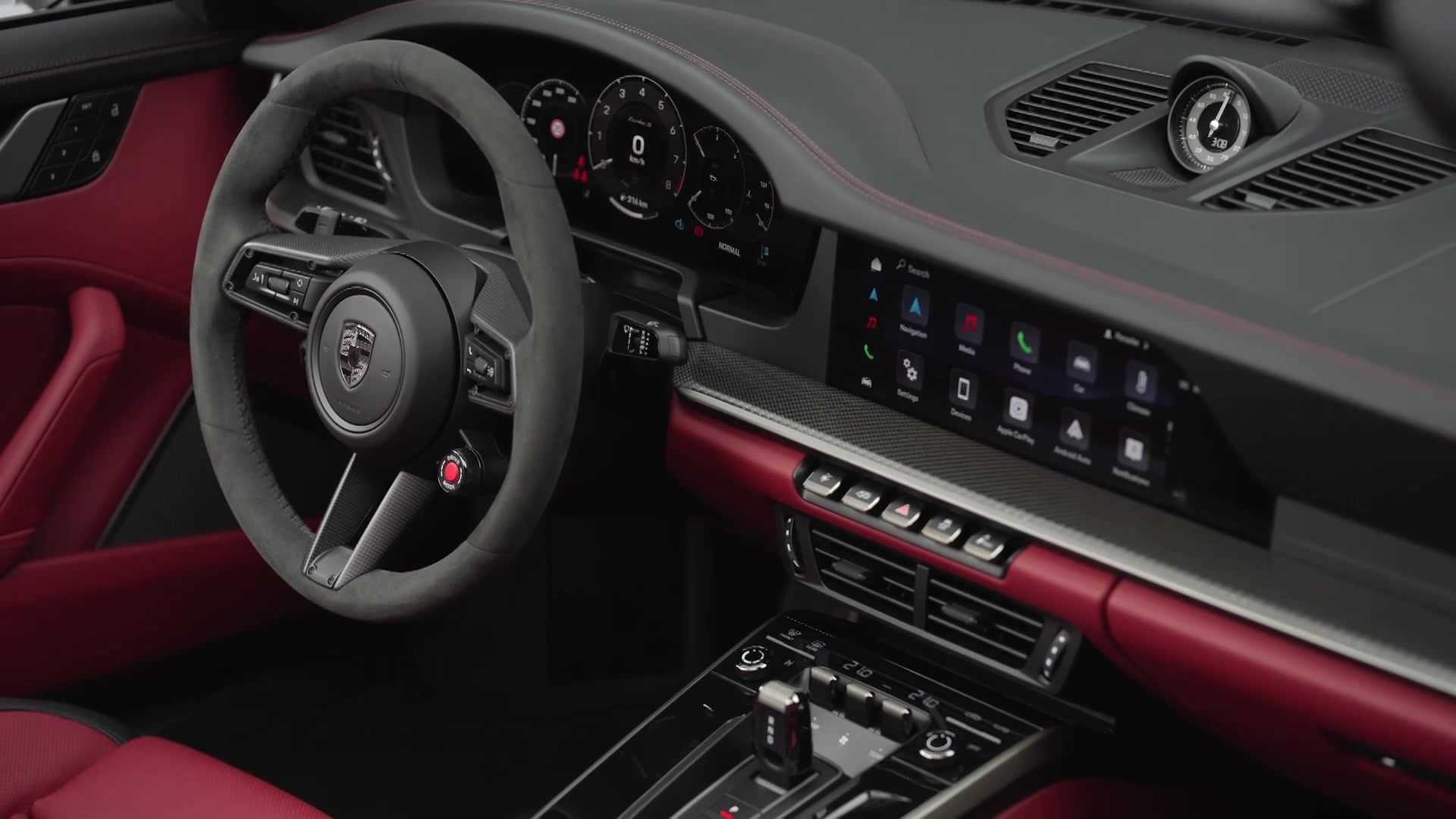 Porsche 911 Turbo S cabriolet interior design