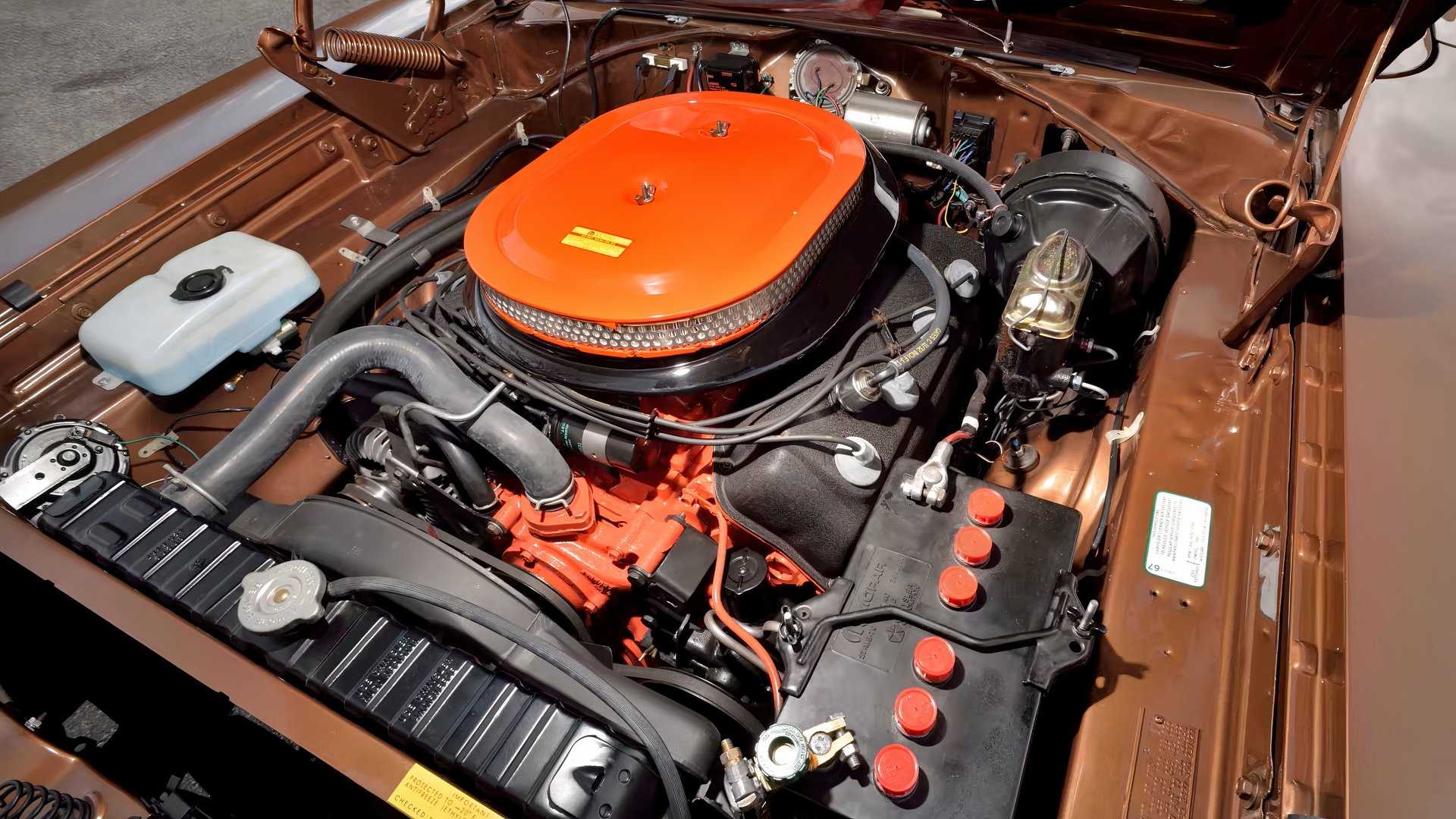 1969 Plymouth Hemi GTX Convertible engine pic