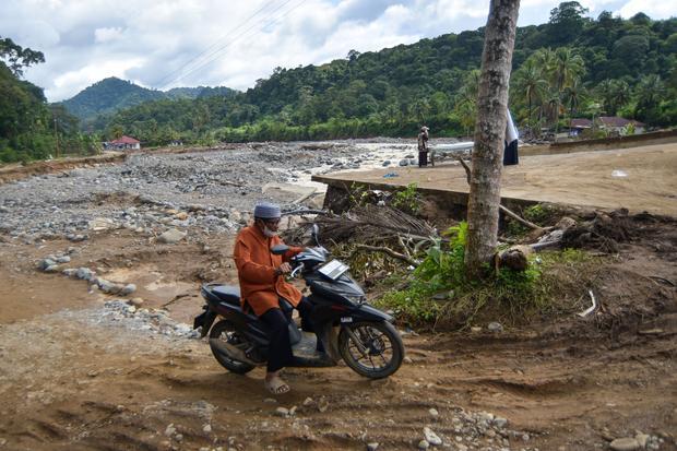PU target perbaikan jalan nasional di Sumatra selesai bulan ini