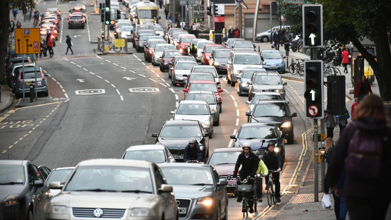 Christmas travel: how to find traffic information and avoid delays