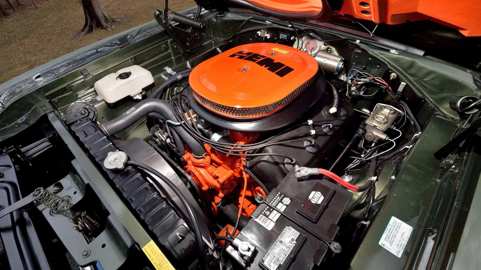 1970 Dodge Hemi Coronet RT engine pic