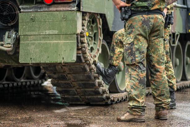 Defensa invierte 382 millones en un vehículo estratégico para la guerra ...