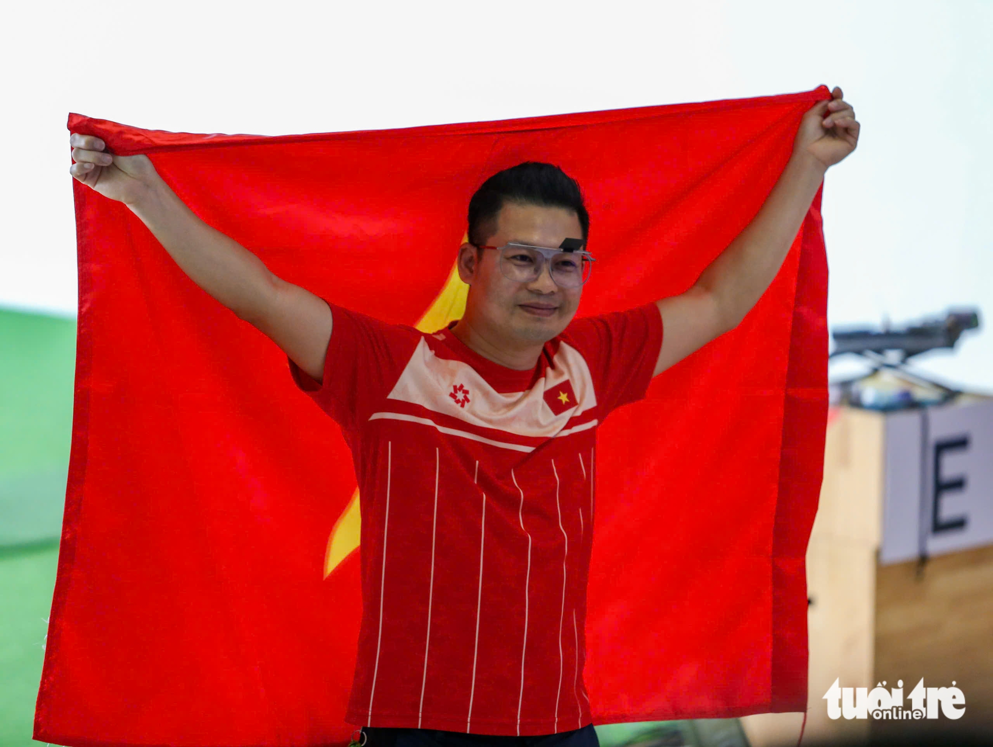 Xạ thủ 40 tuổi giành HCV, phá luôn kỷ lục SEA Games