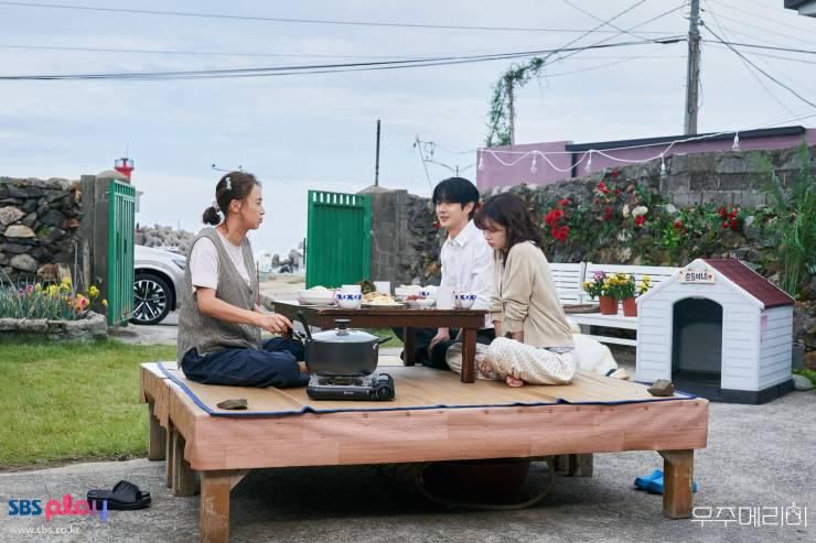 10 Genre Drakor Keluarga 2025 untuk Liburan Akhir Tahun