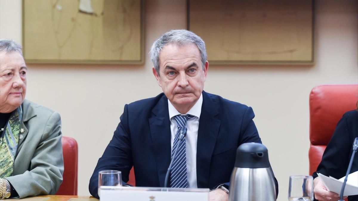 El PSOE borra a Zapatero de una campaña por primera vez desde 2021 y en ...