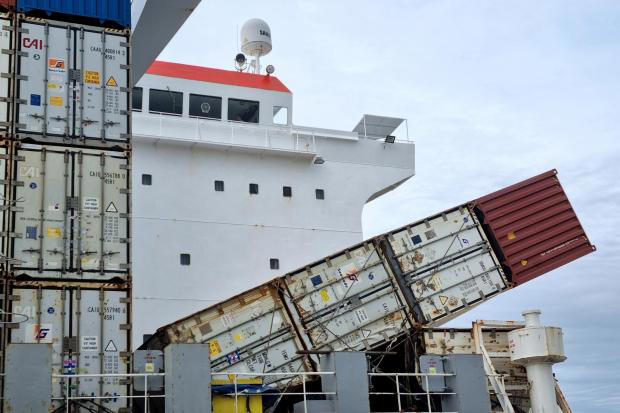Investigators say shipping containers that fell into Solent 'not ...
