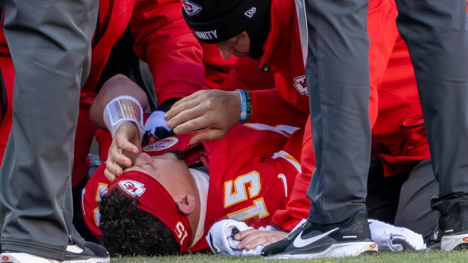 Chiefs reveal rehab & recovery timeline for Patrick Mahomes' ACL injury