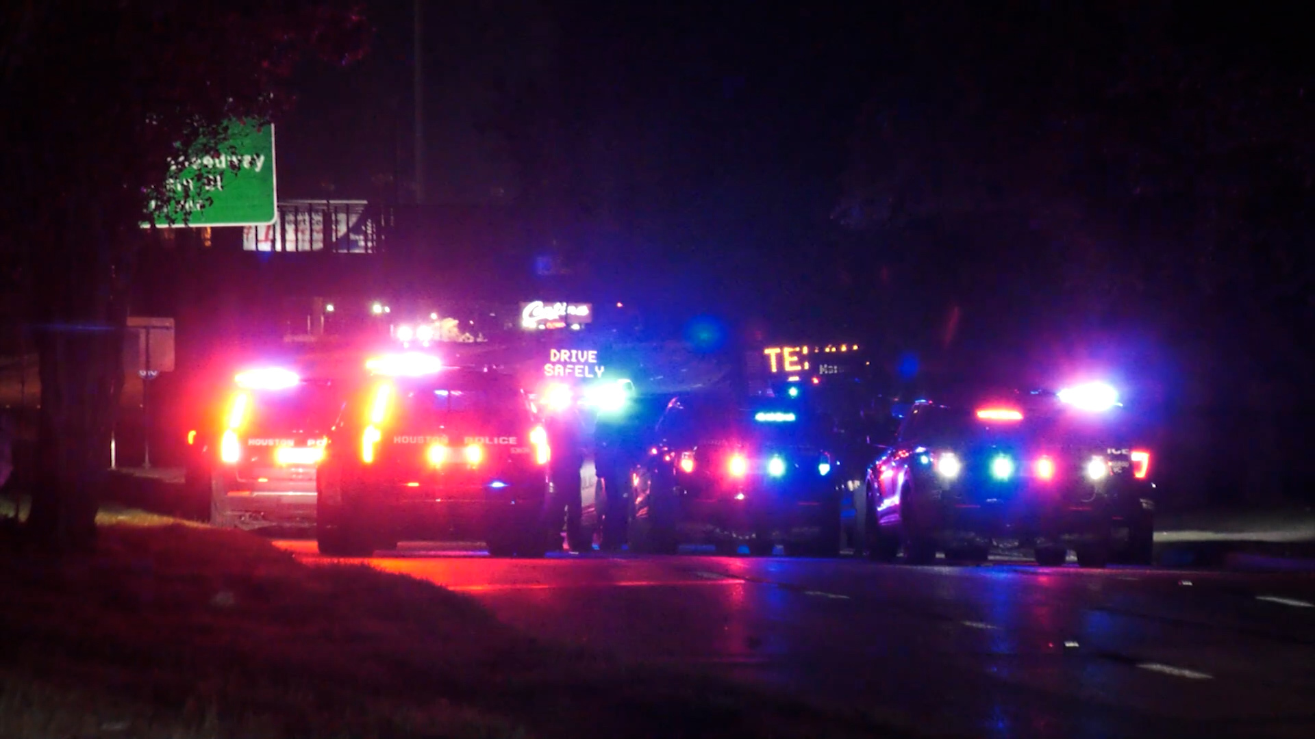 HPD update: Driver dead after veering off South Loop, crashing into tree