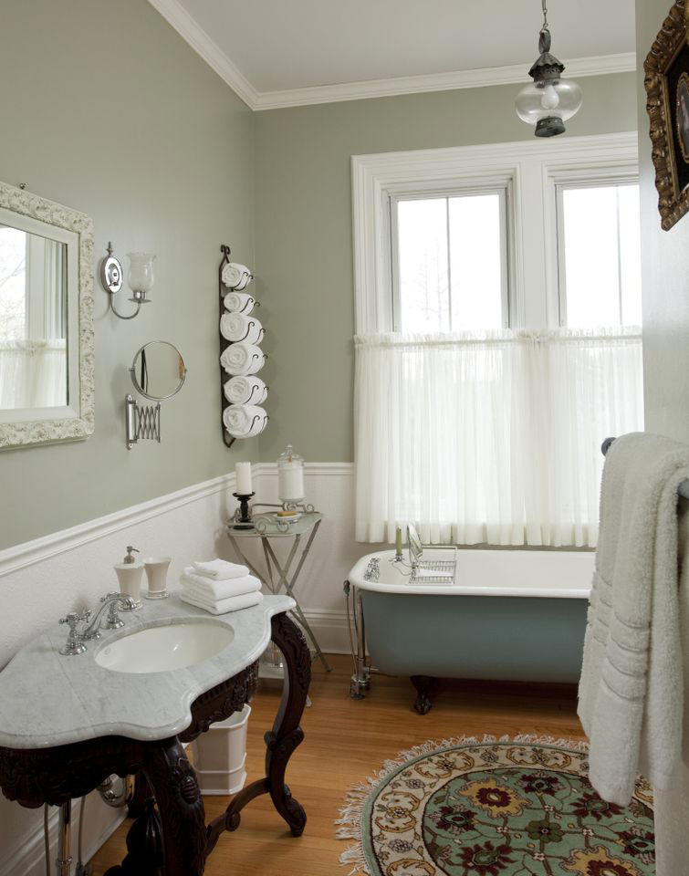 Organizing pros say these powder room items instantly create clutter ...