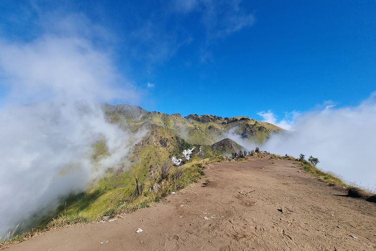 Pendakian Merbabu via Cunthel Kembali Dibuka Setelah Pandemi