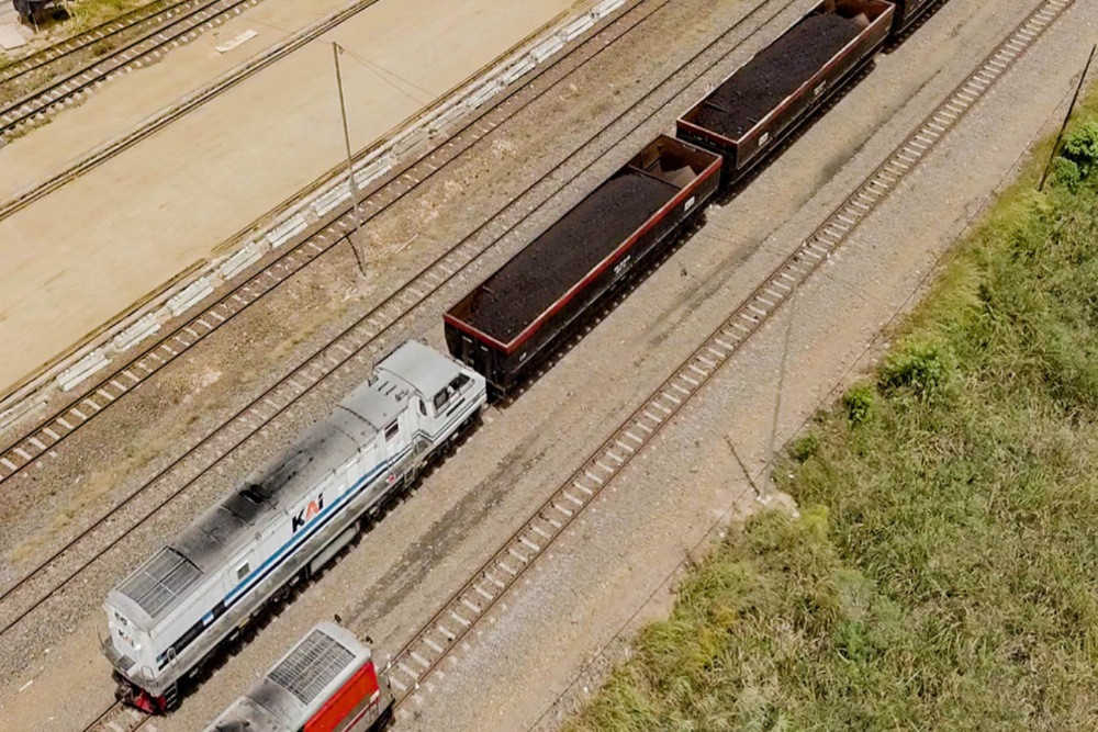 Bahlil Tanda Tangani Pemangkasan Target Produksi Batu Bara dan Nikel 2026