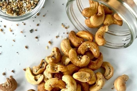 Resep Kacang Mete Panggang Gurih dan Renyah Tanpa Oven Resep Kacang Mete Panggang Gurih dan Renyah Tanpa Oven