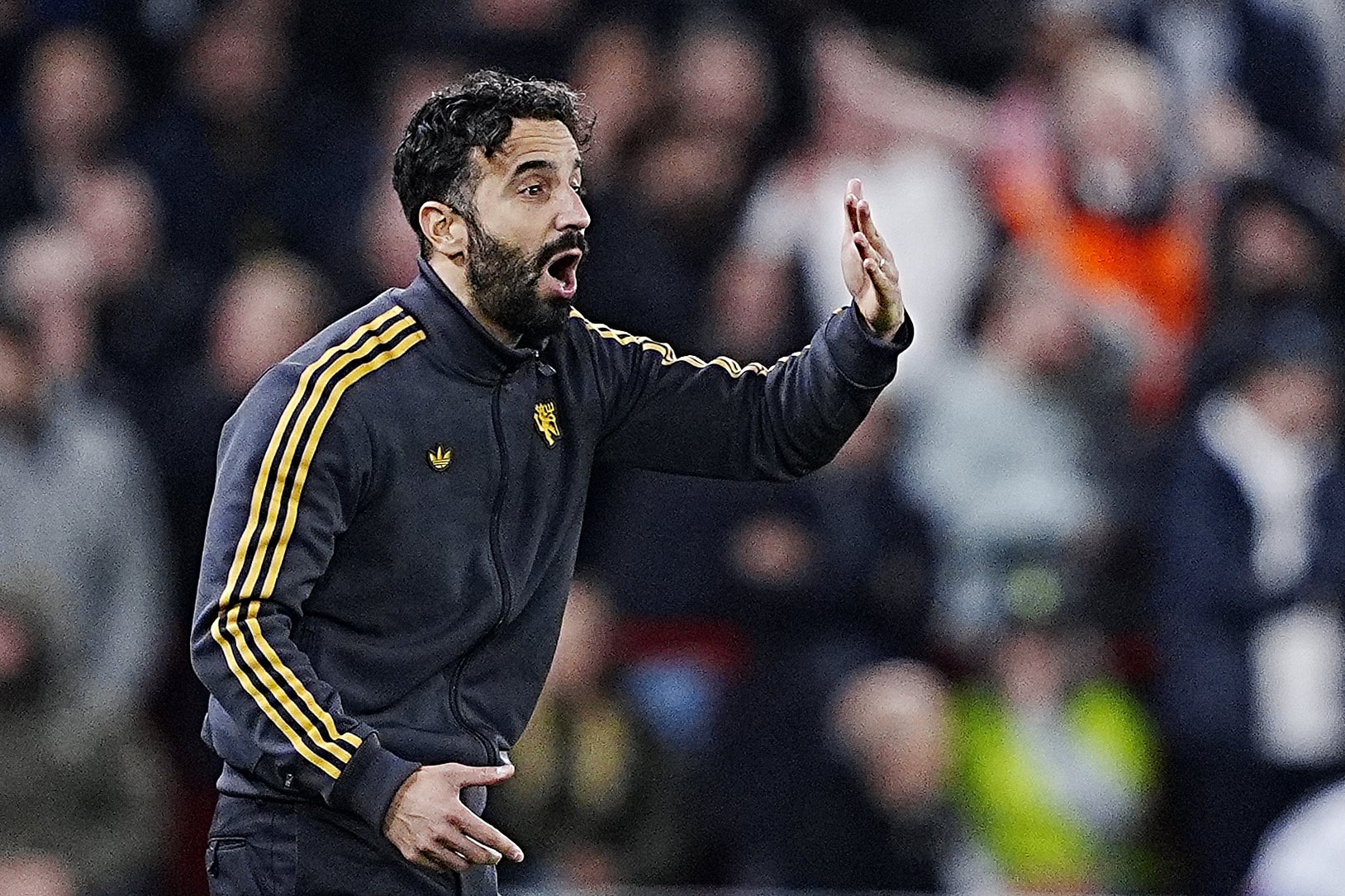 El técnico del Manchester United, Ruben Amorim, insiste en que no tiene ningún problema con Kobbie Mainoo