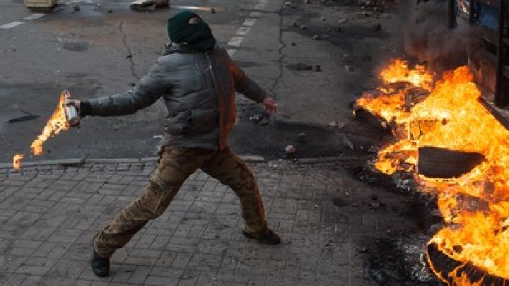 Aktivis Gen Z Tewas Ditembak, Kekacauan Kembali Mengguncang Bangladesh