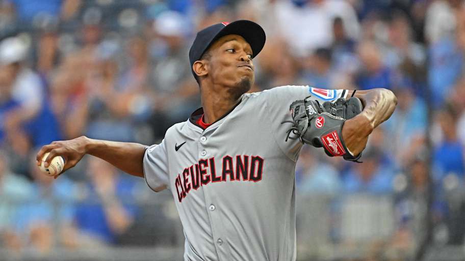Once beloved Cleveland Guardians pitcher signs deal with San Diego Padres