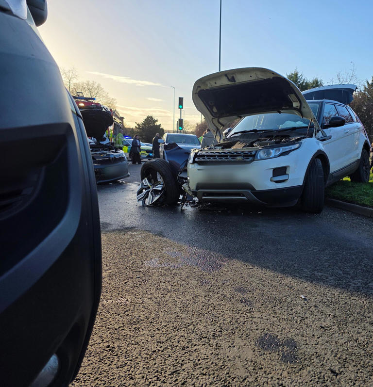 Police issue update on crash involving three cars along busy Derbyshire ...