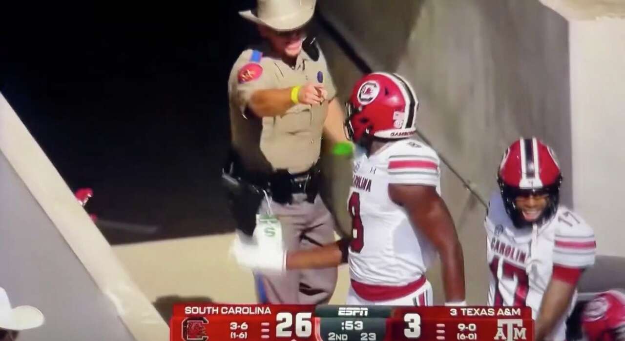 South Carolina football player files criminal complaint after Texas state trooper shove<br><br>