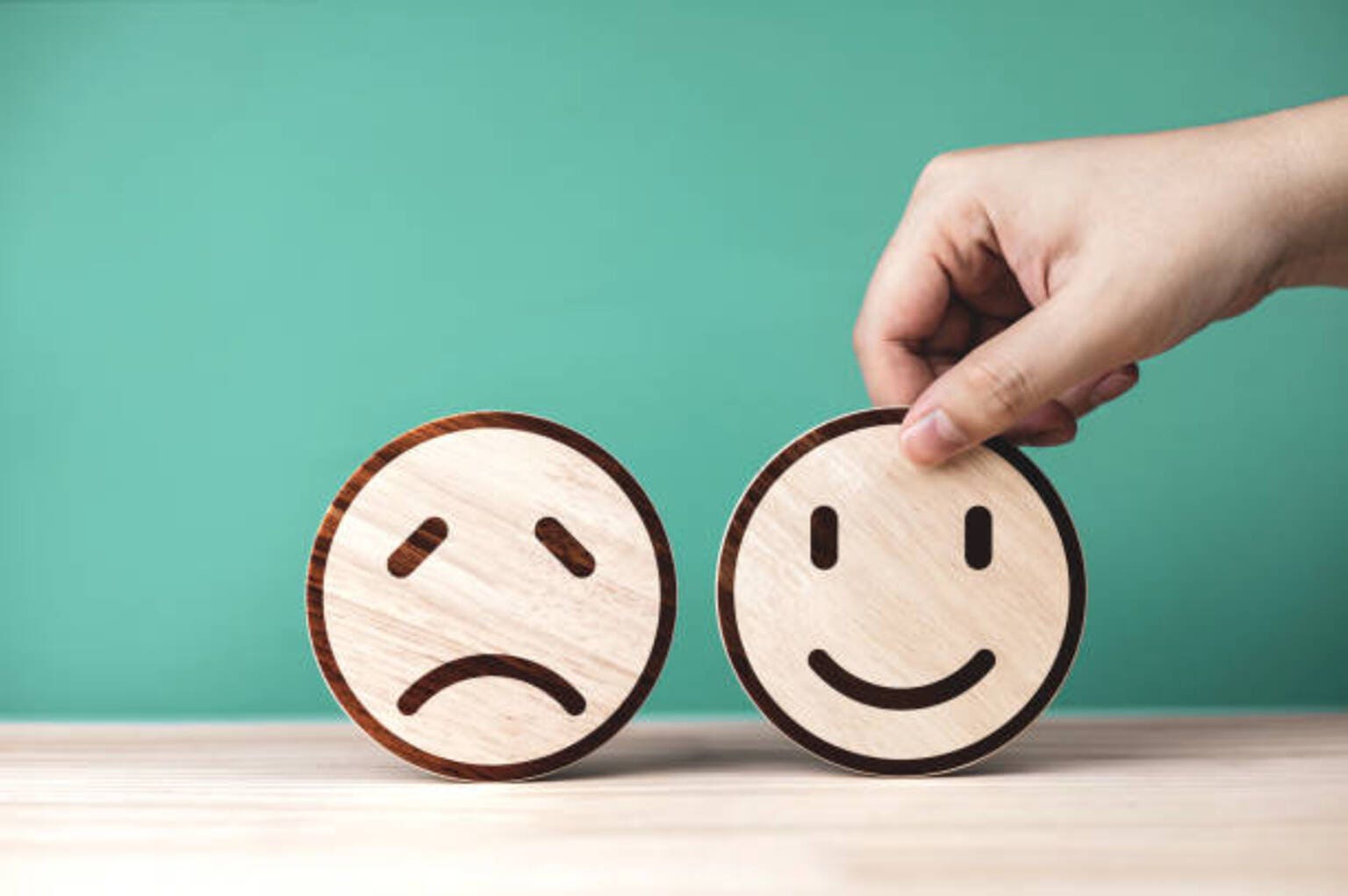 Consumer confidence retreats less than expected in May