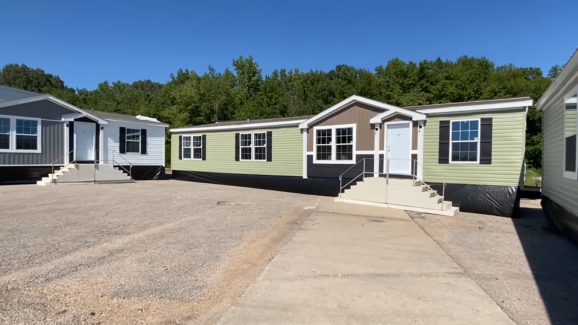 Paris by Champion Homebuilders | 3 bed, 2 bath prefab house tour