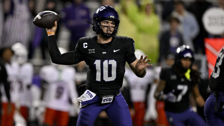 Top 16 players who entered the college football transfer portal on Thursday