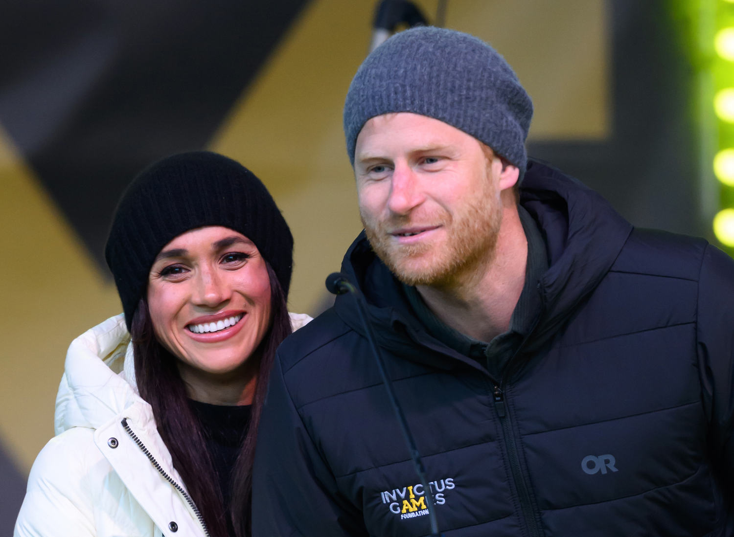 Meghan Markle and Prince Harry just dropped a never-before-seen pic of their kids, Archie and Lilibet<br><br>