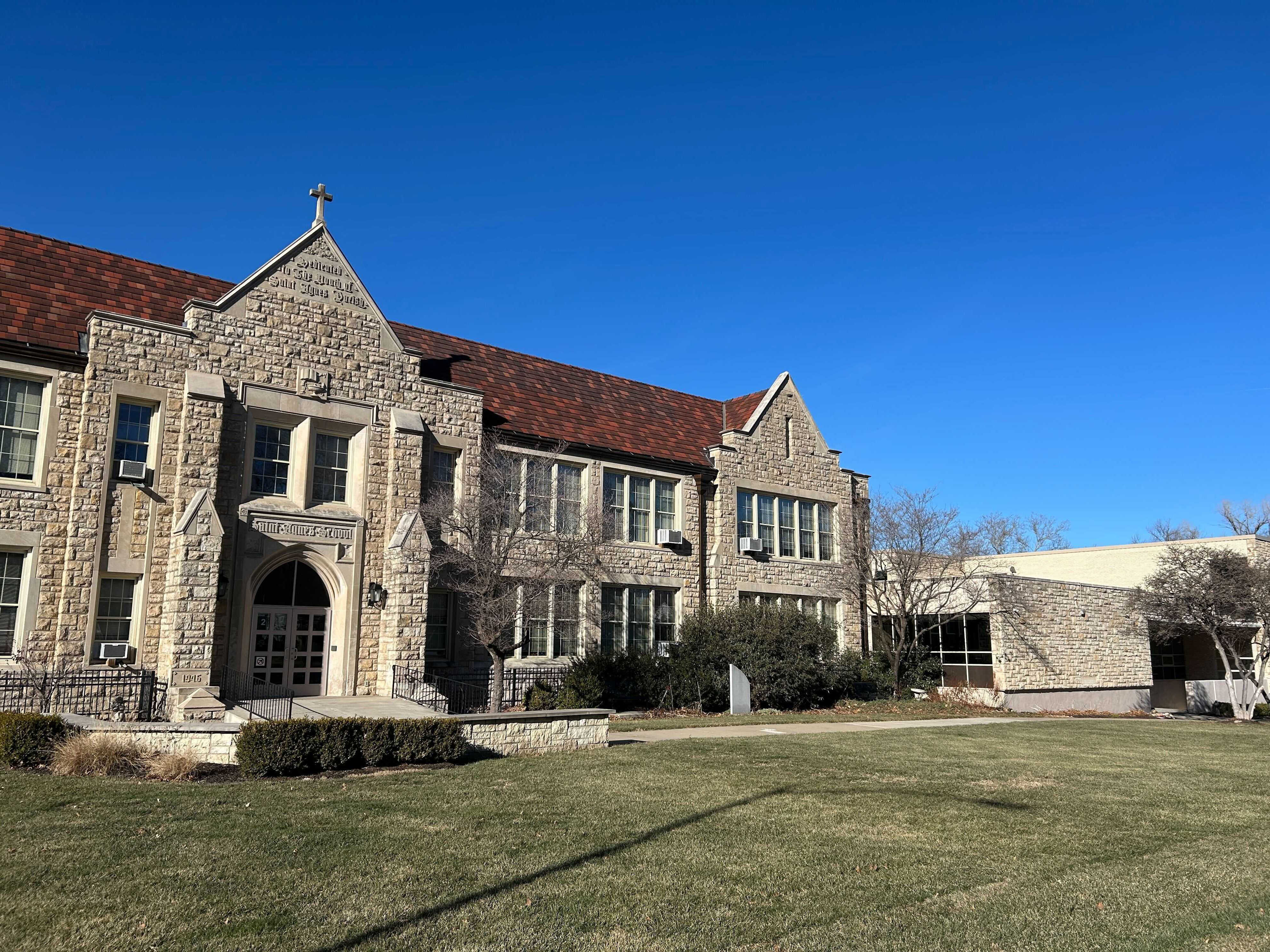 Kansas authorities investigating after multiple area schools receive threats<br>