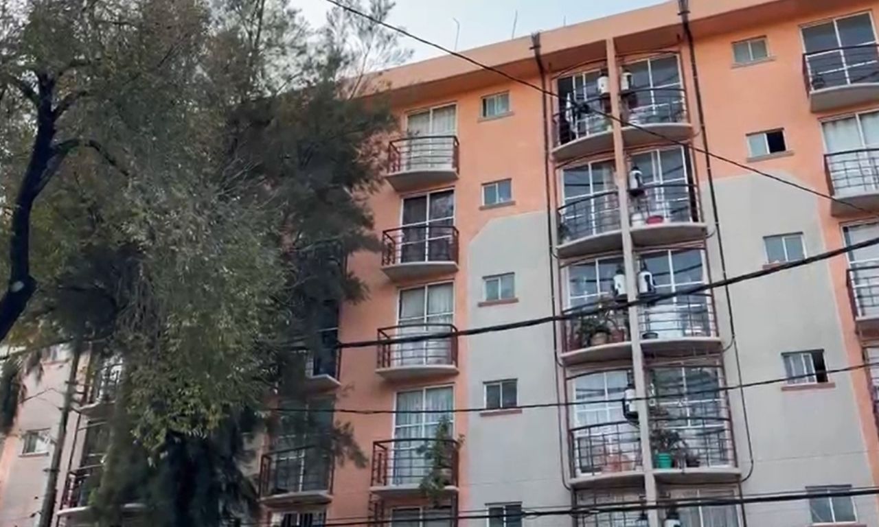 Hombre muere al caer del piso 5 en edificio de la Obrera