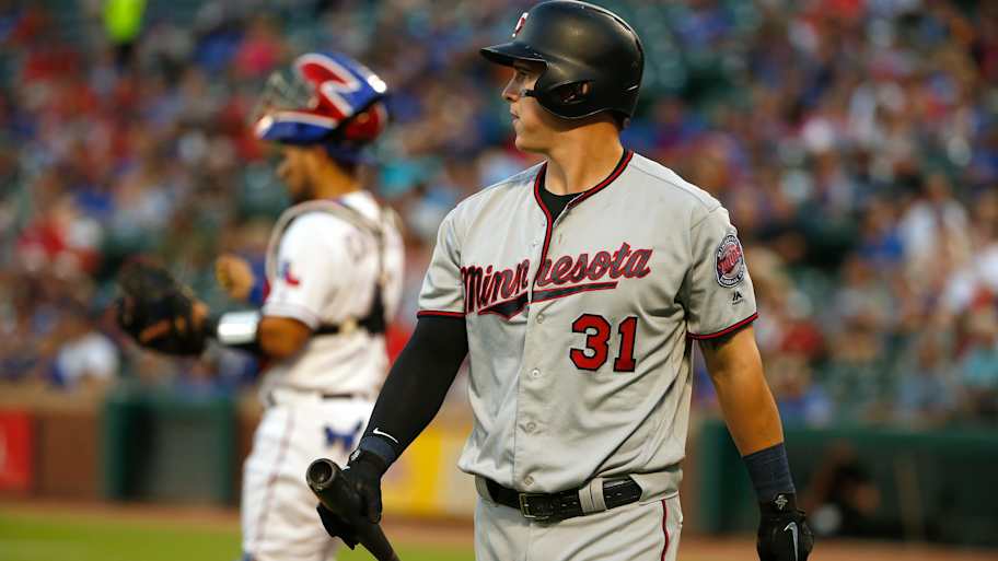 Former Twin from Lance Lynn-Yankees trade signs with Cubs after six seasons in Japan<br>